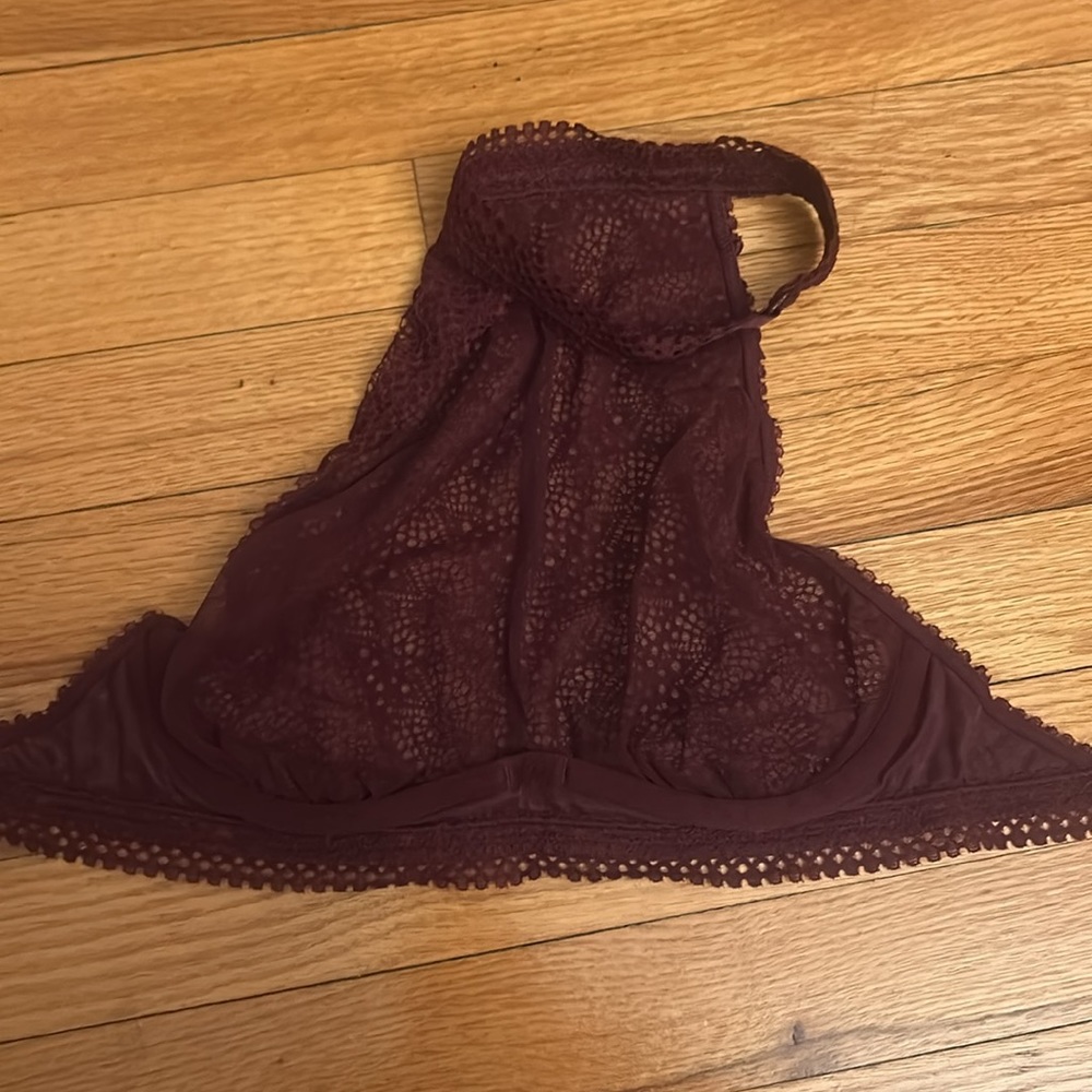 VS Halter Top - Picture 2 of 3